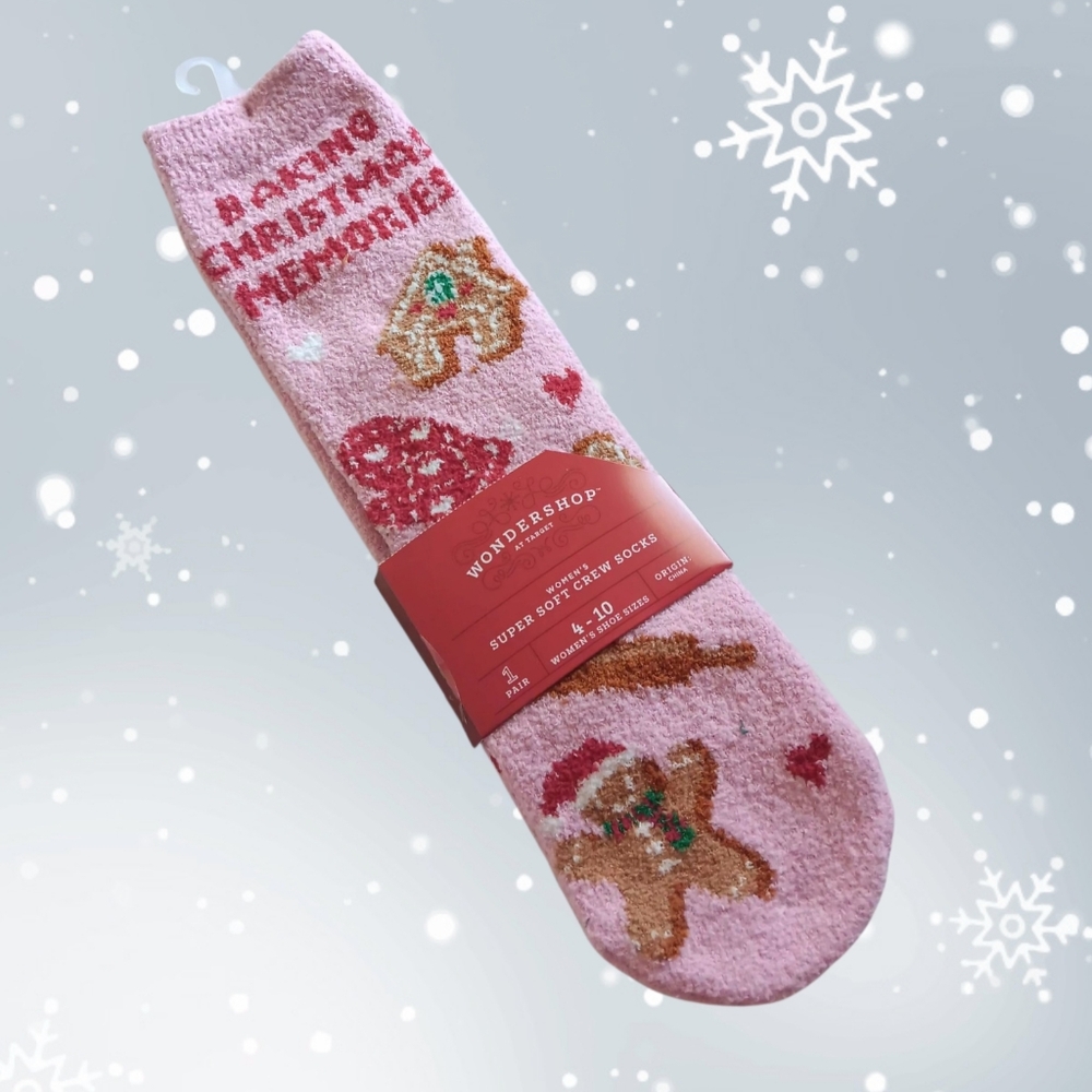 Gingerbread Man Holiday Fuzzy Socks